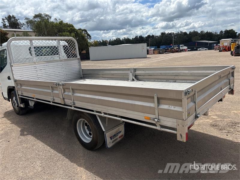 Mitsubishi Fuso Canter 4x2 Flatbed Truck Flatbed / Dropside trucks