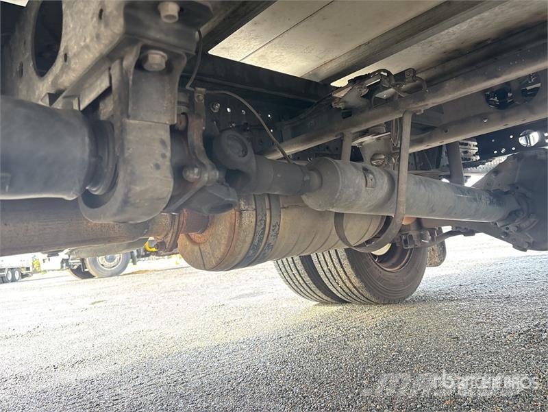 Mitsubishi Fuso Canter 7/800 4x2 Refrigerated Truck شاحنات بدرجة حرارة قابلة للضبط