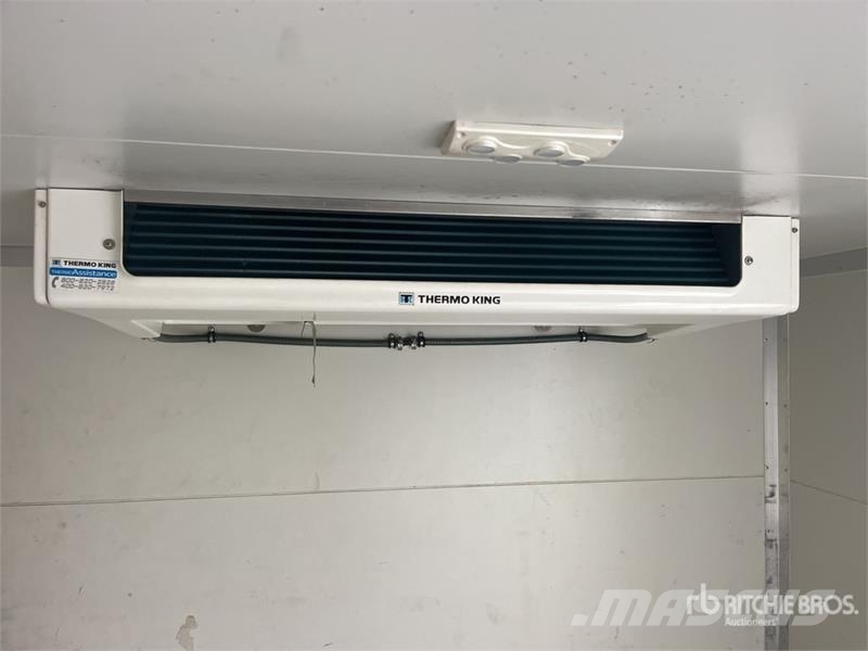 Mitsubishi Fuso Canter 7/800 4x2 Refrigerated Truck شاحنات بدرجة حرارة قابلة للضبط