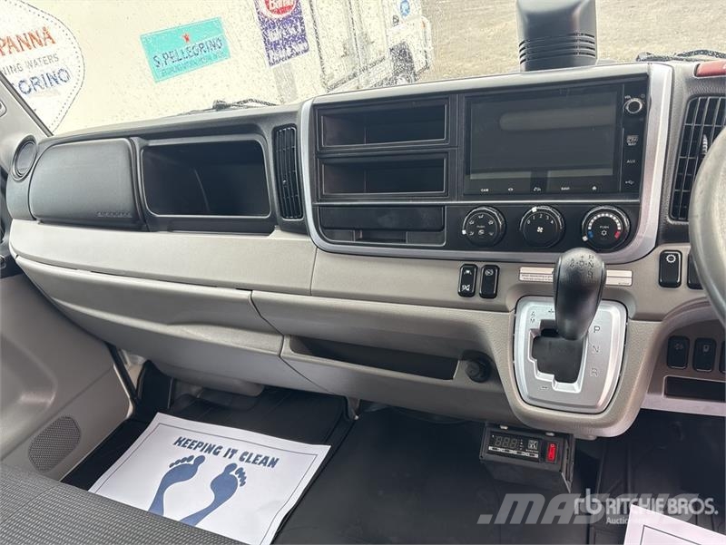 Mitsubishi Fuso Canter 7/800 4x2 Refrigerated Truck شاحنات بدرجة حرارة قابلة للضبط