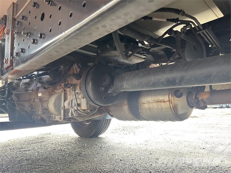 Mitsubishi Fuso Canter 7/800 4x2 Refrigerated Truck شاحنات بدرجة حرارة قابلة للضبط
