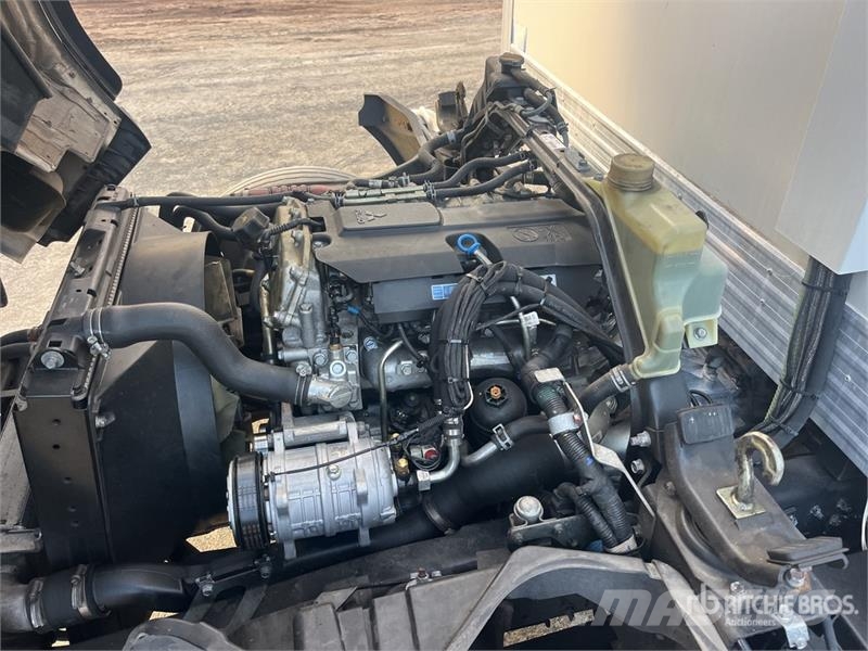 Mitsubishi Fuso Canter 7/800 4x2 Refrigerated Truck شاحنات بدرجة حرارة قابلة للضبط