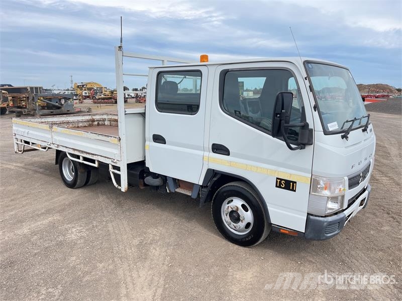 Mitsubishi Fuso Canter 7/800 4x2 Crew Cab Flatbed Truck Flatbed / Dropside trucks