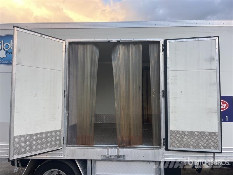 Mitsubishi Fuso Canter 7/800 4x2 Refrigerated Truck شاحنات بدرجة حرارة قابلة للضبط