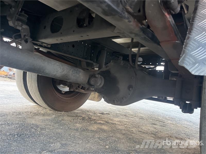 Mitsubishi Fuso Canter 7/800 4x2 Refrigerated Truck شاحنات بدرجة حرارة قابلة للضبط