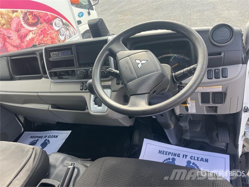 Mitsubishi Fuso Canter 7/800 4x2 Refrigerated Truck شاحنات بدرجة حرارة قابلة للضبط