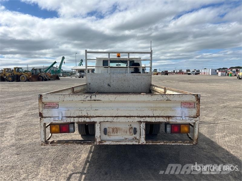 Mitsubishi Fuso Canter 515 4x2 Crew Cab Flatbed Truck Kamioni sa otvorenim sandukom