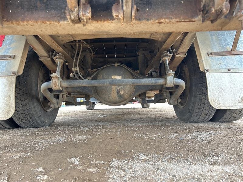Mitsubishi Fuso Canter 7/800 4x2 Flatbed Truck Tovornjaki s kesonom/platojem
