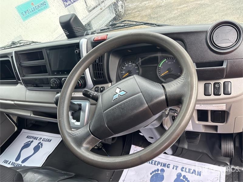 Mitsubishi Fuso Canter 7/800 4x2 Refrigerated Truck شاحنات بدرجة حرارة قابلة للضبط