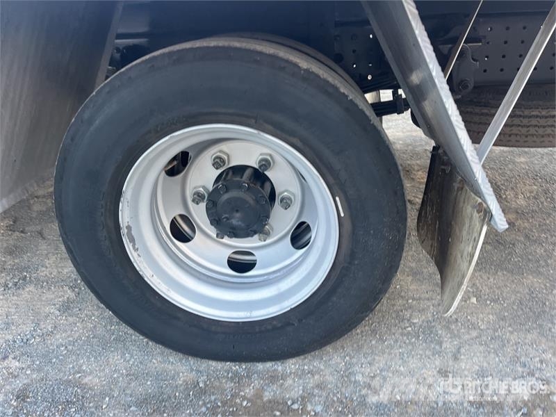 Mitsubishi Fuso Canter 7/800 4x2 Refrigerated Truck شاحنات بدرجة حرارة قابلة للضبط