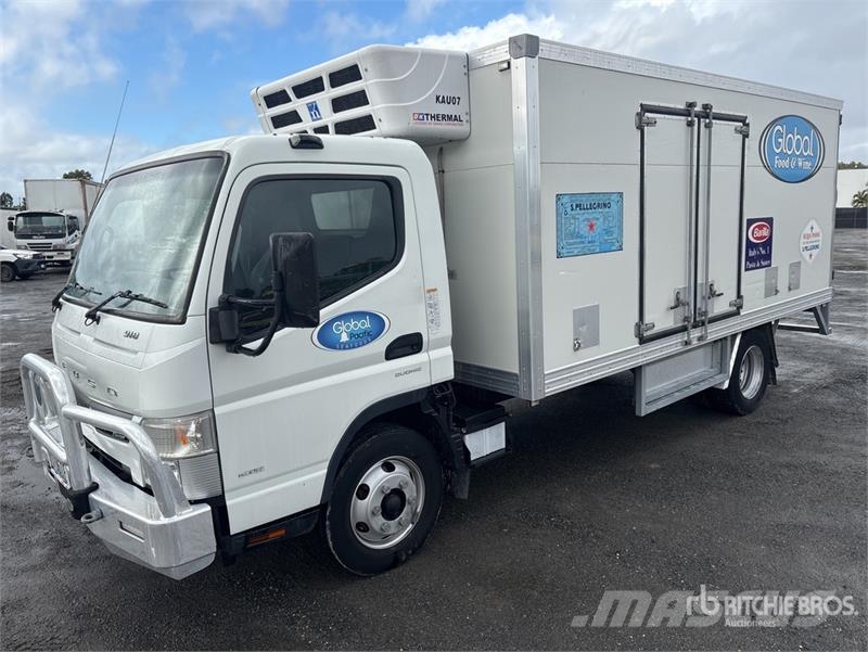 Mitsubishi Fuso Canter 7/800 4x2 Refrigerated Truck شاحنات بدرجة حرارة قابلة للضبط