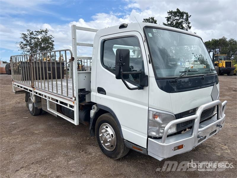 Mitsubishi Fuso Canter 7/800 4x2 Flatbed Truck Tovornjaki s kesonom/platojem