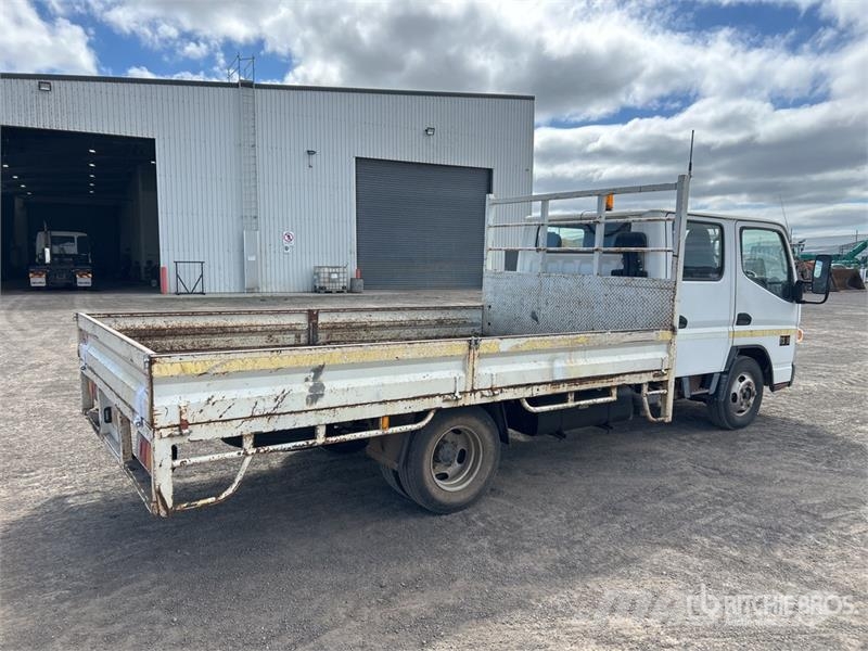 Mitsubishi Fuso Canter 515 4x2 Crew Cab Flatbed Truck Kamioni sa otvorenim sandukom