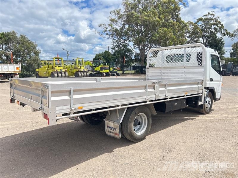 Mitsubishi Fuso Canter 4x2 Flatbed Truck Flatbed / Dropside trucks