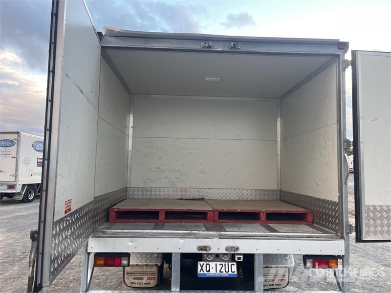 Mitsubishi Fuso Canter 7/800 4x2 Refrigerated Truck شاحنات بدرجة حرارة قابلة للضبط