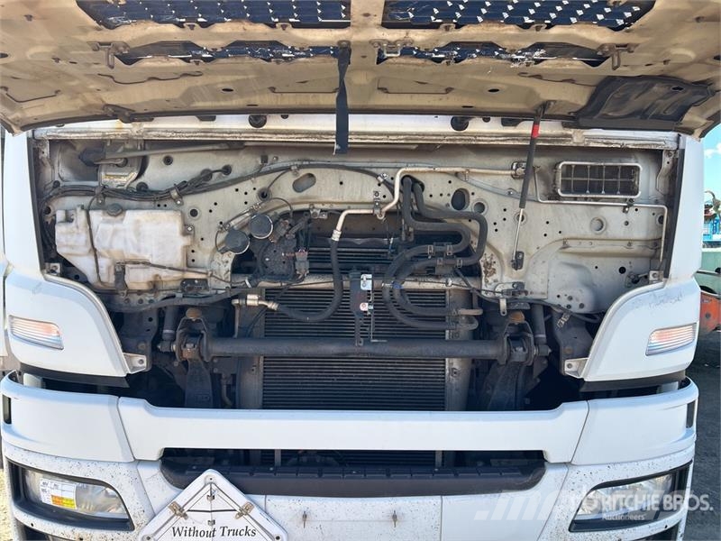 Mitsubishi Fuso FFV 6x2 Curtain Side Truck (Inoperable) Curtain sider trucks