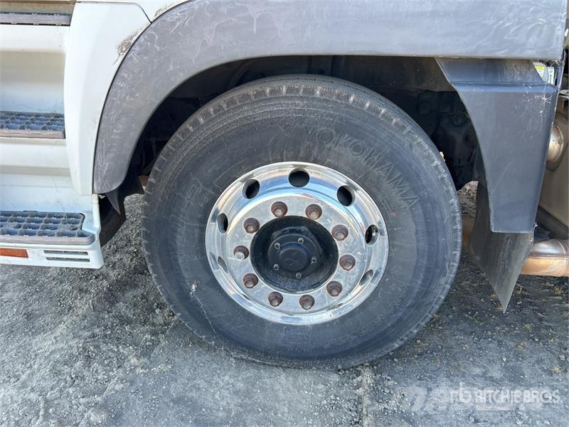 Mitsubishi Fuso FFV 6x2 Curtain Side Truck (Inoperable) Curtain sider trucks