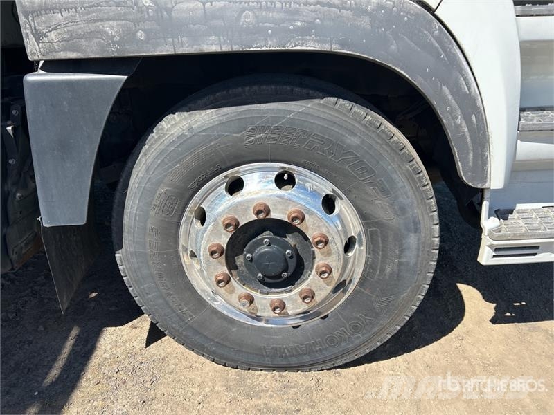 Mitsubishi Fuso FFV 6x2 Curtain Side Truck (Inoperable) Curtain sider trucks