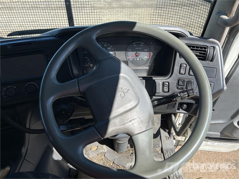 Mitsubishi Fuso FFV 6x2 Curtain Side Truck (Inoperable) Curtain sider trucks