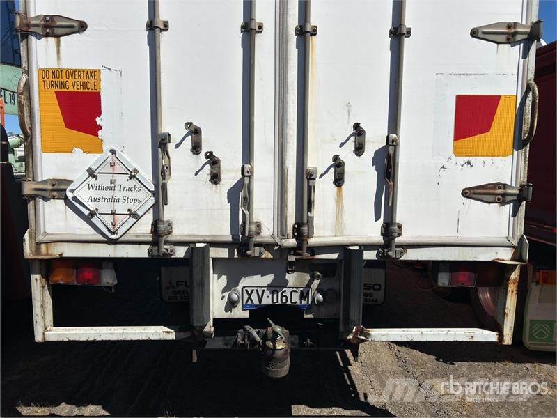 Mitsubishi Fuso FFV 6x2 Curtain Side Truck (Inoperable) Curtain sider trucks