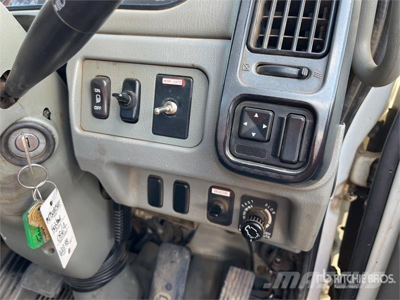 Mitsubishi Fuso Fighter FK617H 4x2 Service Truck 都市/通用型車輛