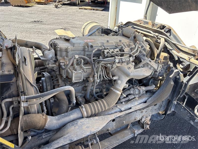 Mitsubishi Fuso Fighter FK600 4x2 Flatbed Truck Kamioni sa otvorenim sandukom