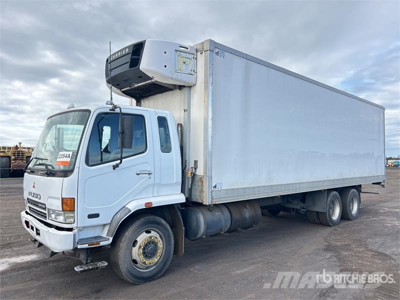 Mitsubishi Fuso Fighter FN600 6x2 Refrigerated Truck شاحنات بدرجة حرارة قابلة للضبط