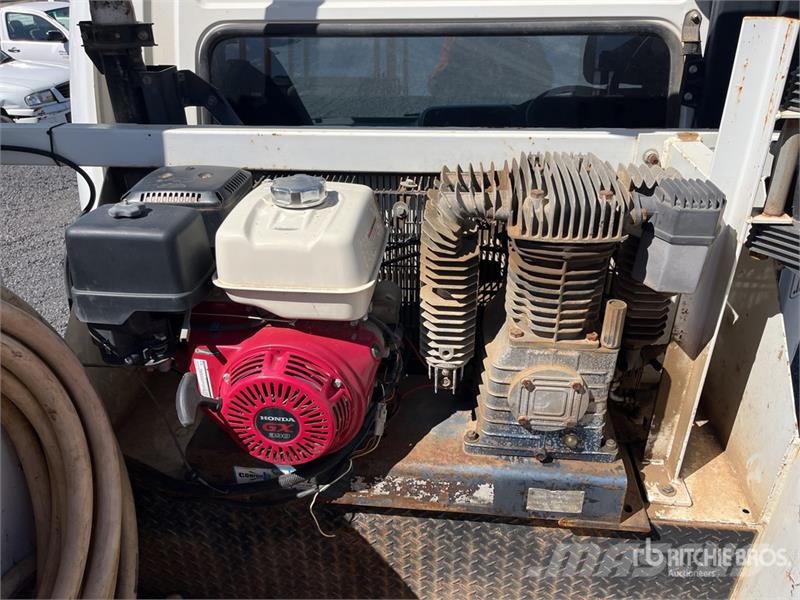 Mitsubishi Fuso Fighter FK617H 4x2 Service Truck Komunalna vozila