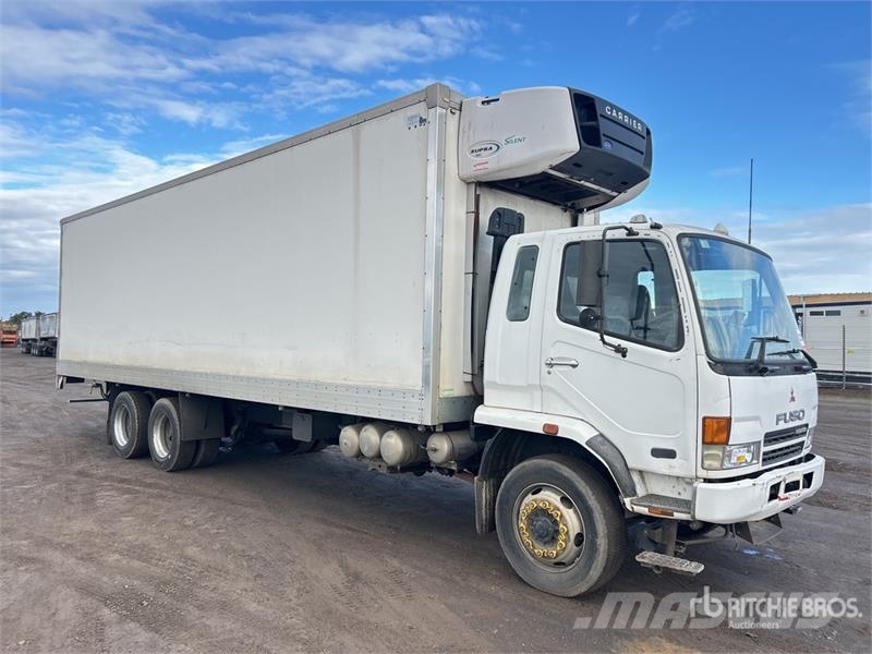 Mitsubishi Fuso Fighter FN600 6x2 Refrigerated Truck شاحنات بدرجة حرارة قابلة للضبط