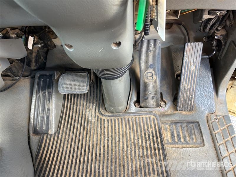 Mitsubishi Fuso Fighter FK617H 4x2 Service Truck 都市/通用型車輛