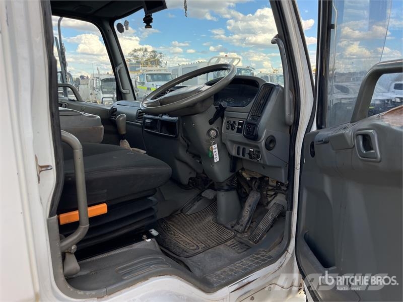 Mitsubishi Fuso Fighter FK617H 4x2 Service Truck 都市/通用型車輛