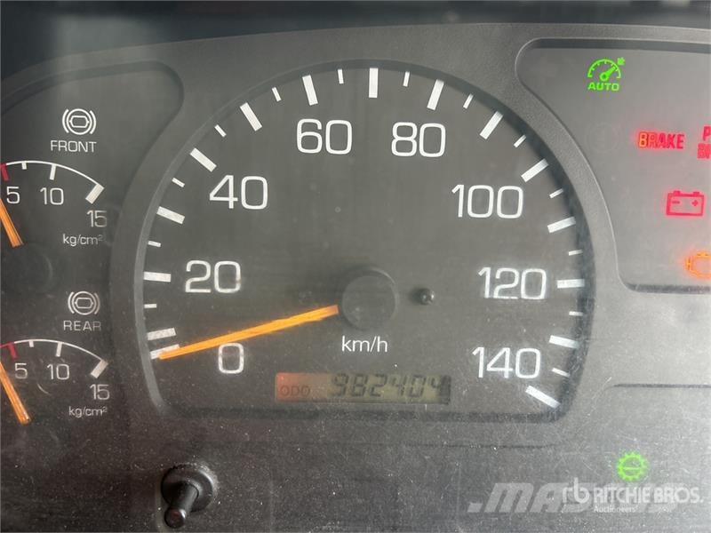Mitsubishi Fuso Fighter FN600 6x2 Refrigerated Truck شاحنات بدرجة حرارة قابلة للضبط