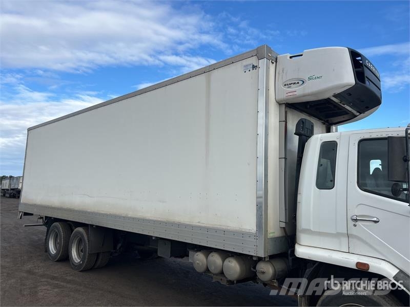 Mitsubishi Fuso Fighter FN600 6x2 Refrigerated Truck شاحنات بدرجة حرارة قابلة للضبط