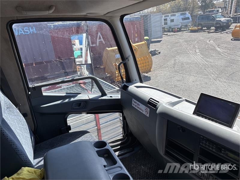 Mitsubishi Fuso Fighter FK600 4x2 Flatbed Truck Kamioni sa otvorenim sandukom