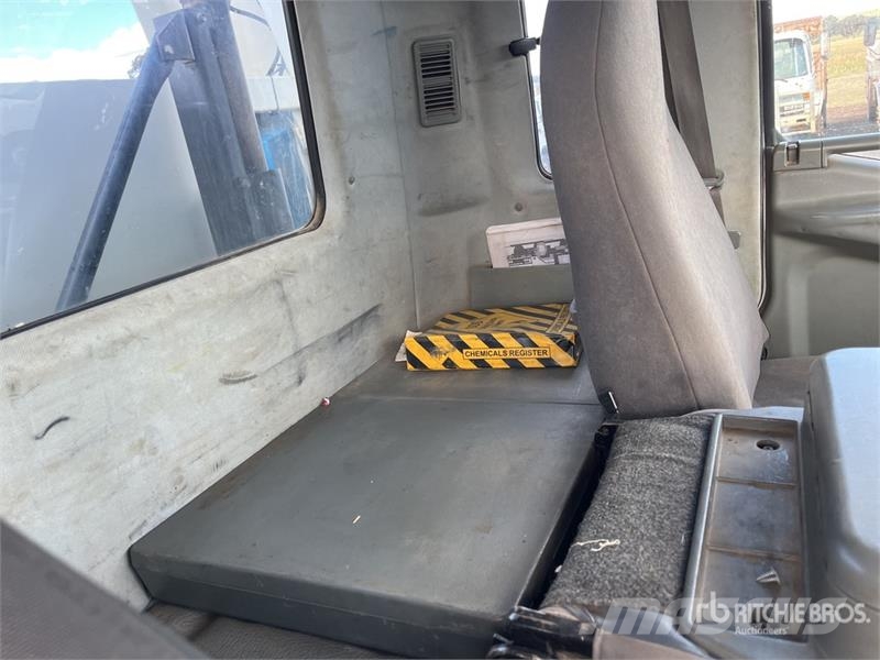 Mitsubishi Fuso Fighter FK617H 4x2 Service Truck 都市/通用型車輛