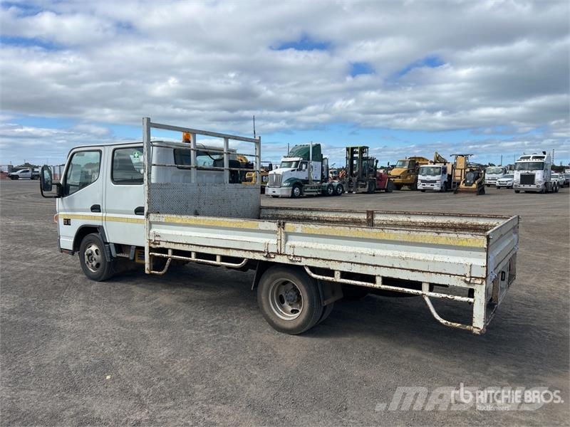Mitsubishi Fuso Flatbed Truck شاحنات مسطحة/مفصلية الجوانب