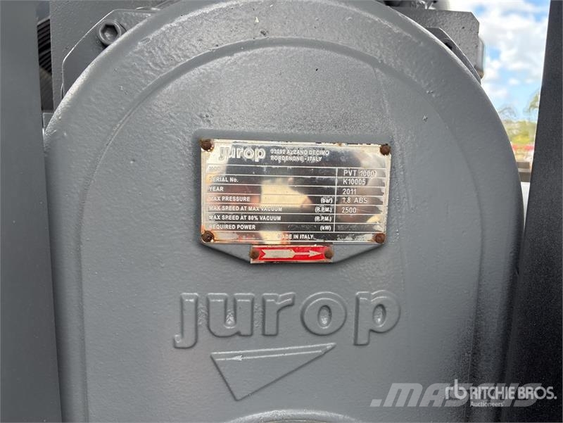 Mitsubishi Fuso FS 500 8x4 Twin-Steer Vacuum Excavator Truck Combi / vacuum trucks