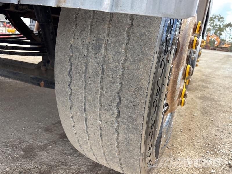 Mitsubishi Fuso FS 500 8x4 Twin-Steer Vacuum Excavator Truck Combi / vacuum trucks