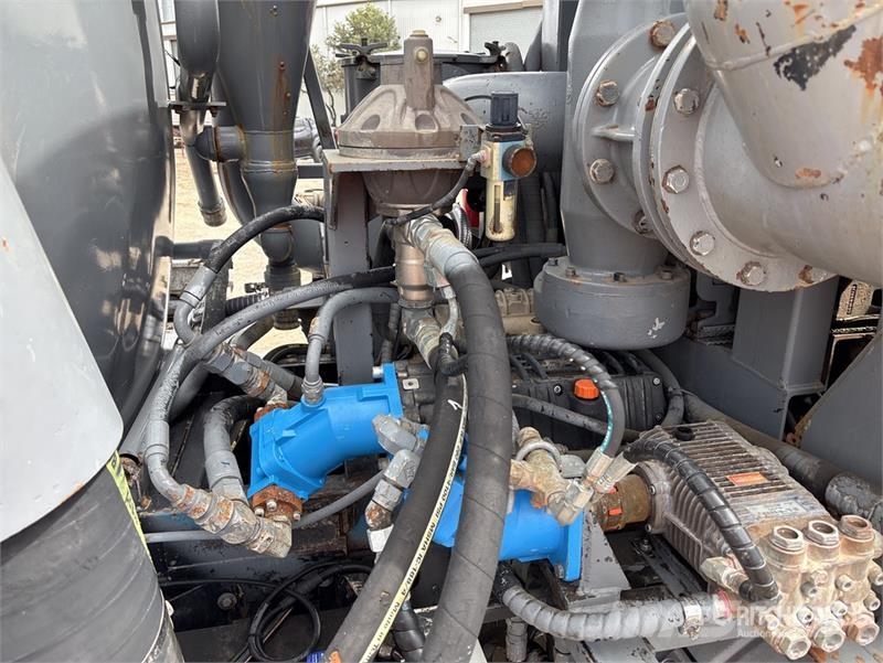 Mitsubishi Fuso FS 500 8x4 Twin-Steer Vacuum Excavator Truck Combi / vacuum trucks