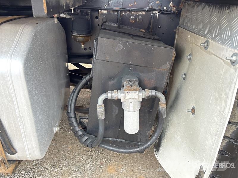 Mitsubishi Fuso FS 500 8x4 Twin-Steer Vacuum Excavator Truck Combi / vacuum trucks