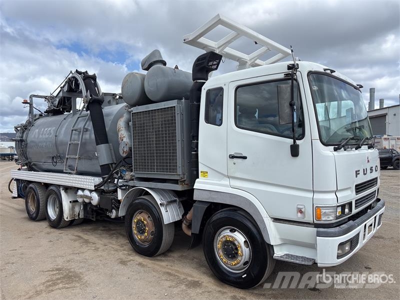 Mitsubishi Fuso FS 500 8x4 Twin-Steer Vacuum Excavator Truck Combi / vacuum trucks