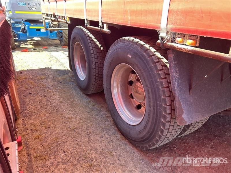 Mitsubishi Fuso FV 500 6x2 Curtain Side Truck (Inoperable) Kamioni sa ceradom