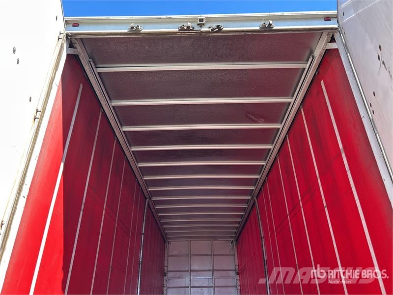 Mitsubishi Fuso FV 500 6x2 Curtain Side Truck (Inoperable) Kamioni sa ceradom