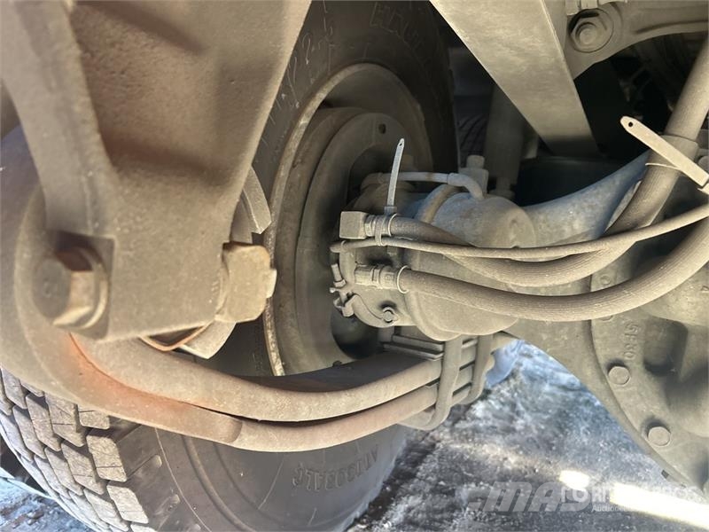 Mitsubishi Fuso FV 500 6x2 Curtain Side Truck (Inoperable) Kamioni sa ceradom