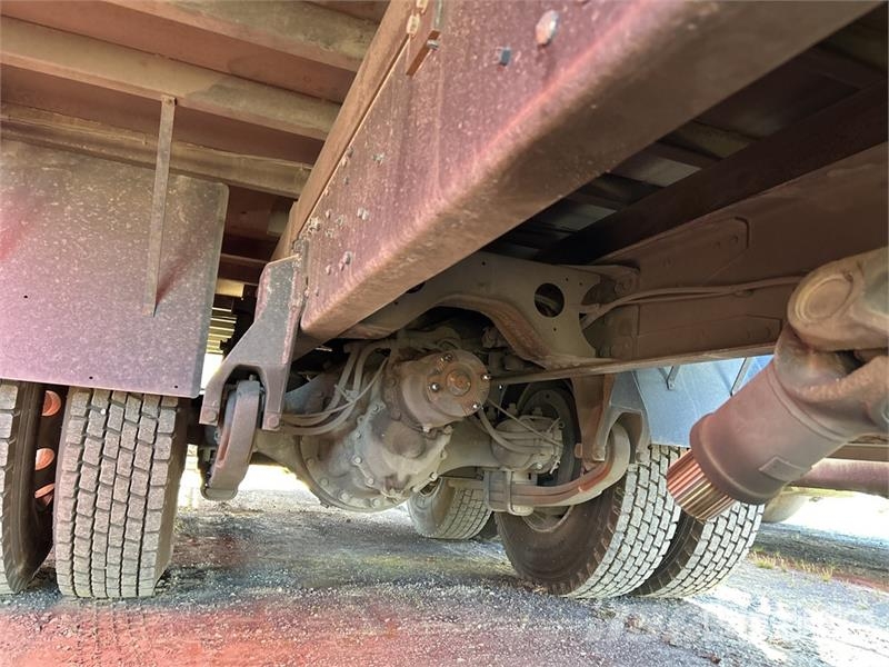 Mitsubishi Fuso FV 500 6x2 Curtain Side Truck (Inoperable) Kamioni sa ceradom