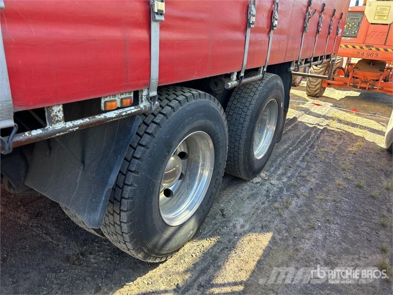 Mitsubishi Fuso FV 500 6x2 Curtain Side Truck (Inoperable) Kamioni sa ceradom