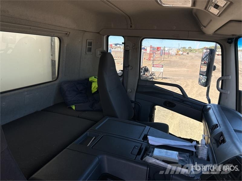 Mitsubishi Fuso FV 500 6x2 Curtain Side Truck (Inoperable) Kamioni sa ceradom