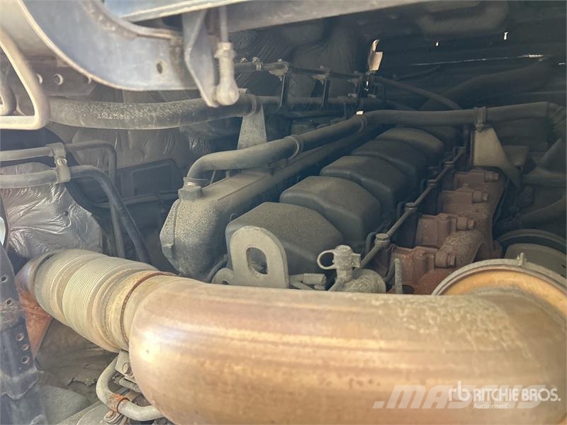 Mitsubishi Fuso FV 500 6x2 Curtain Side Truck (Inoperable) Kamioni sa ceradom