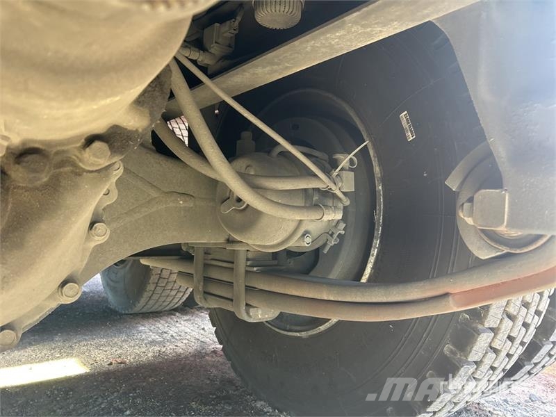 Mitsubishi Fuso FV 500 6x2 Curtain Side Truck (Inoperable) Kamioni sa ceradom