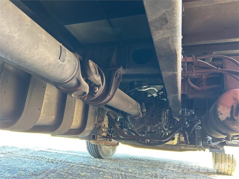 Mitsubishi Fuso FV 500 6x2 Curtain Side Truck (Inoperable) Kamioni sa ceradom